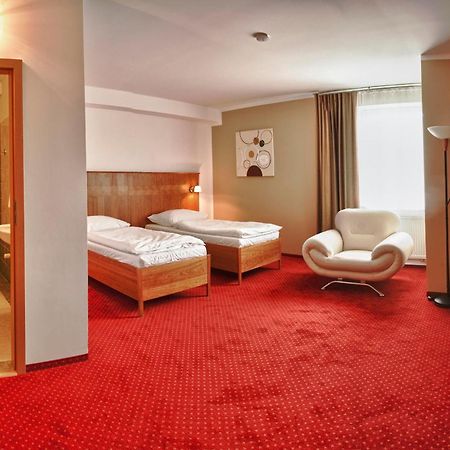 Hotel Plaza Mladá Boleslav エクステリア 写真