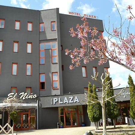 Hotel Plaza Mladá Boleslav エクステリア 写真