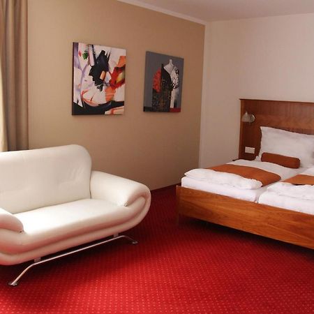 Hotel Plaza Mladá Boleslav エクステリア 写真