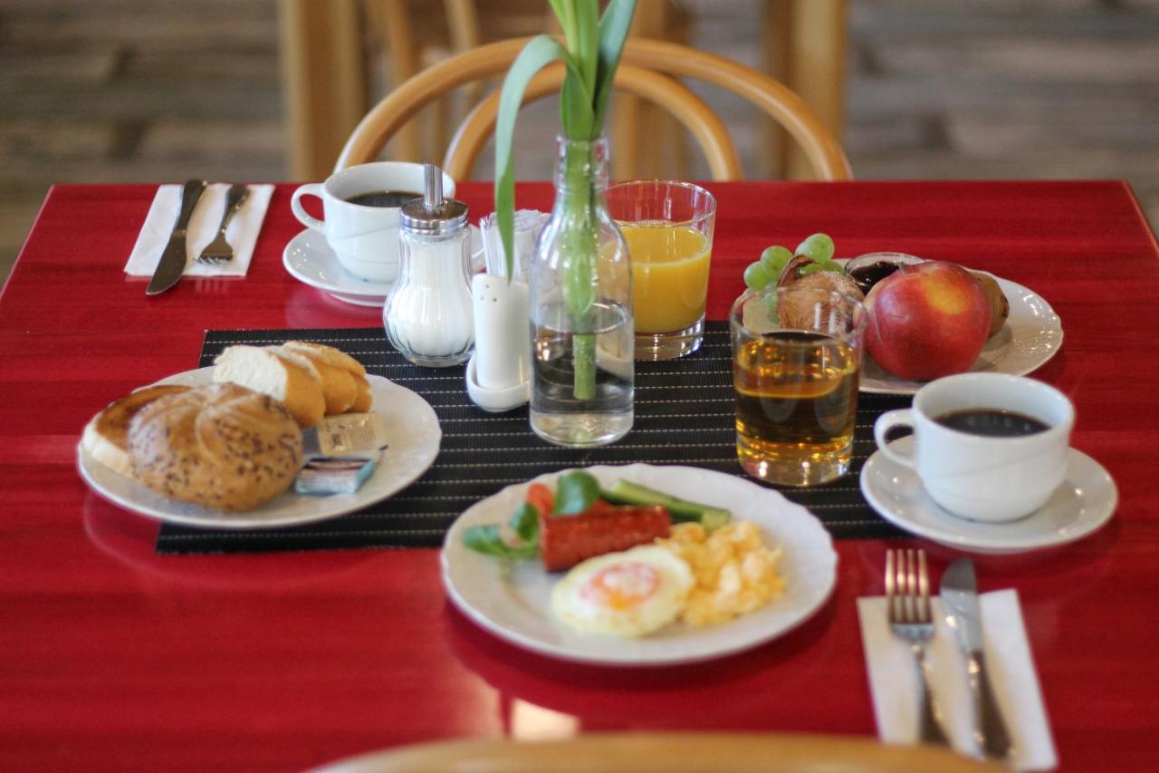 Hotel Plaza Mladá Boleslav エクステリア 写真