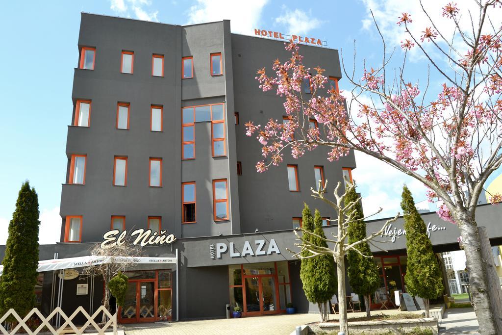 Hotel Plaza Mladá Boleslav エクステリア 写真