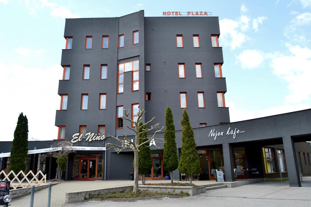 Hotel Plaza Mladá Boleslav エクステリア 写真