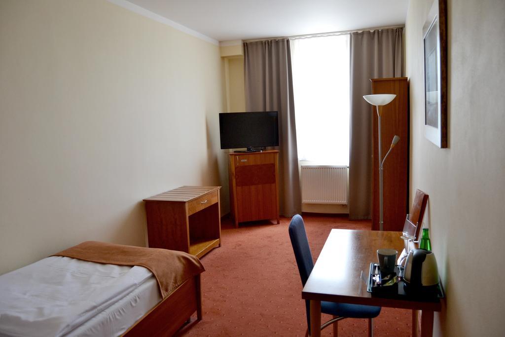 Hotel Plaza Mladá Boleslav エクステリア 写真