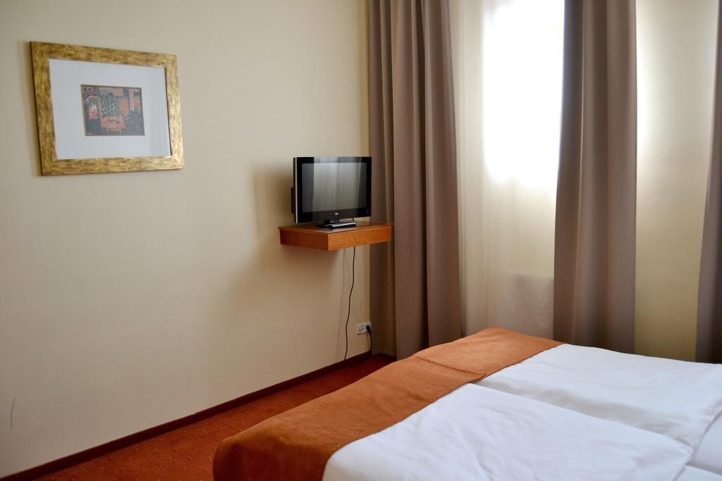 Hotel Plaza Mladá Boleslav エクステリア 写真