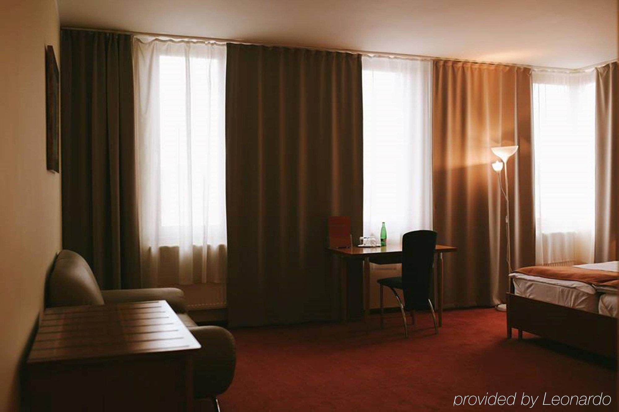 Hotel Plaza Mladá Boleslav エクステリア 写真