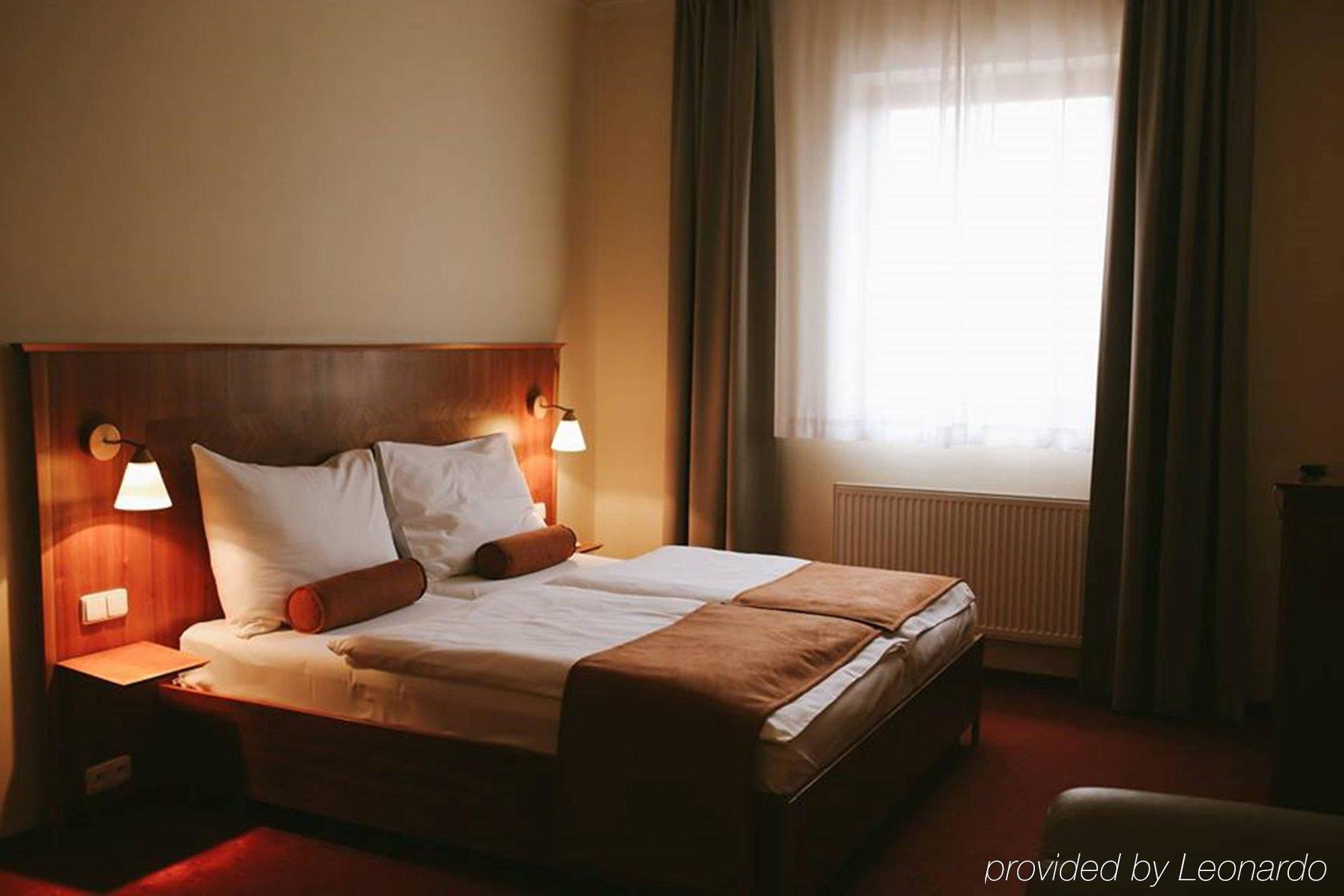 Hotel Plaza Mladá Boleslav エクステリア 写真